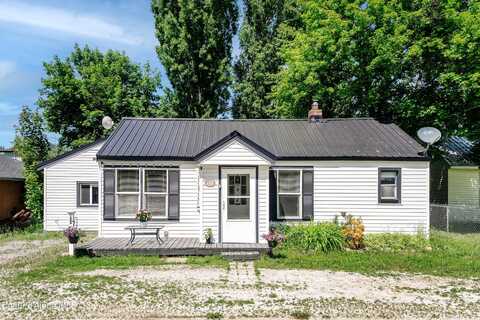 122 Northview Ave, Smelterville, ID 83868