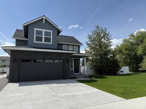 9151 N Raintree Ln, Hayden, ID 83835