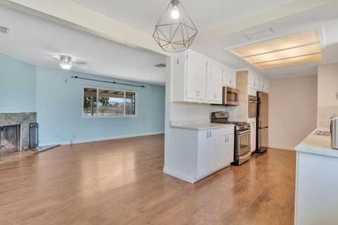 7592 Hanford Avenue, Yucca Valley, CA 92284