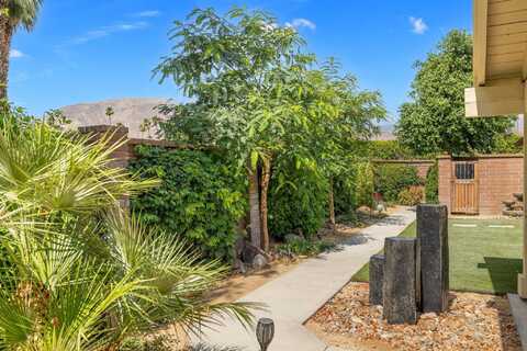 132 Castellana W, Palm Desert, CA 92260