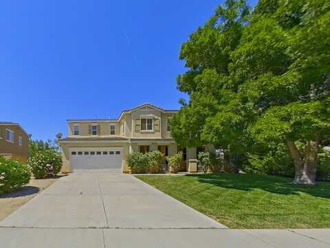 2300 Thorncroft Circle, Palmdale, CA 93551