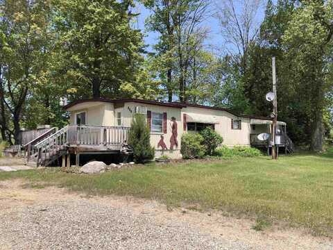 880 W SURREY, Farwell, MI 48622