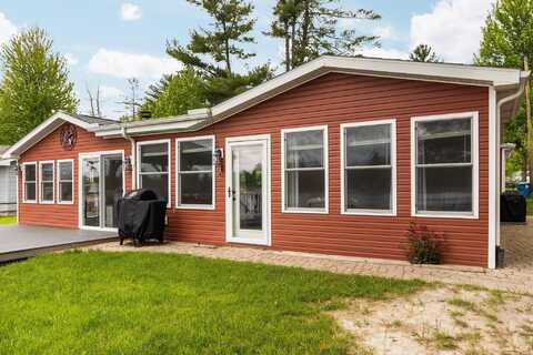 3394 E Pinecrest, Gladwin, MI 48624