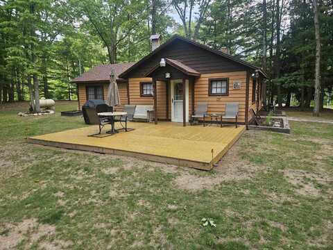 107 N Dodge Lake, Harrison, MI 48625