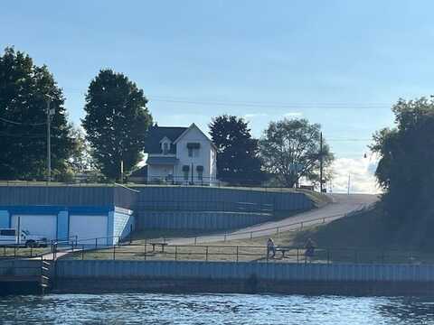 185 N Lake, Harrison, MI 48625