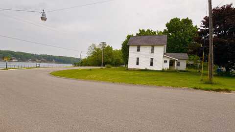 185 N Lake, Harrison, MI 48625