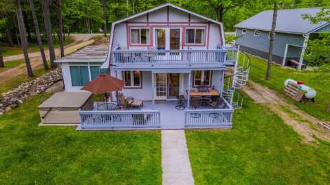 3342 E PINECREST, Gladwin, MI 48624