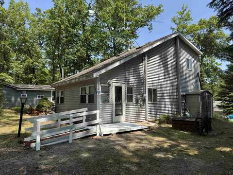 4110 Oak Ridge, Harrison, MI 48625