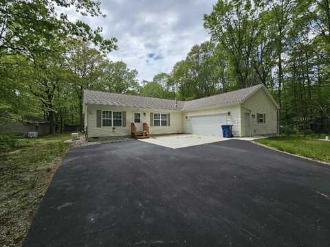 2655 West River Dr, Gladwin, MI 48624