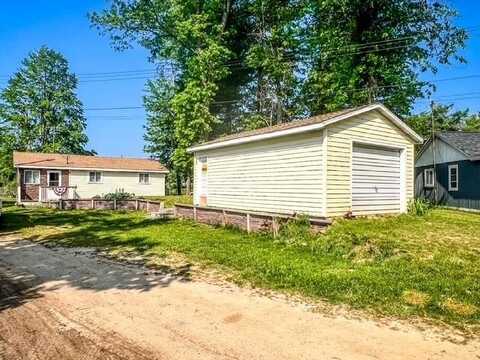 2657 Oak, Harrison, MI 48625