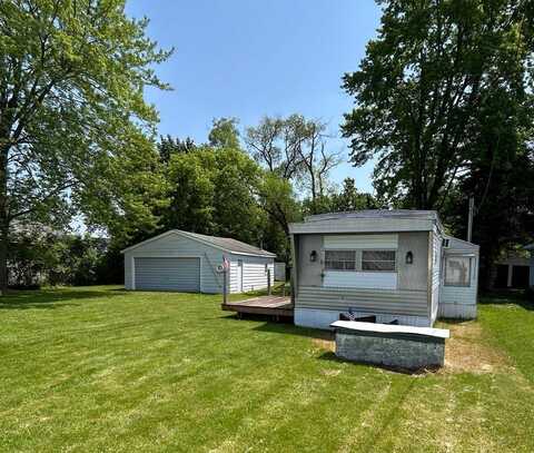 116 Woodlawn, Houghton Lake Heights, MI 48630