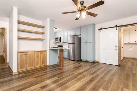 1013 Avenue A, Fredericksburg, TX 78624