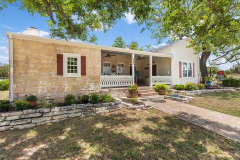 1447 Royal Oaks Loop, Fredericksburg, TX 78624
