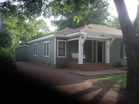 205 Centre St, Fredericksburg, TX 78624