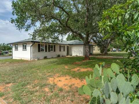 323 Broadmoor St, Fredericksburg, TX 78264