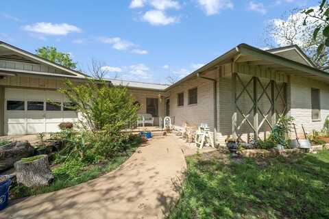 704 6th Street, Blanco, TX 78606
