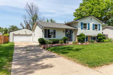 7013 Twana Drive, Urbandale, IA 50322