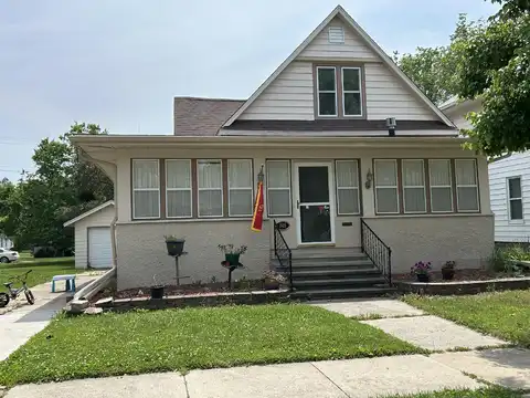 1819 Otley Avenue, Perry, IA 50220