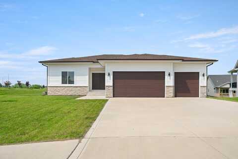 542 Bella Street, West Des Moines, IA 50266
