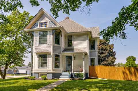 308 3rd Avenue, State Center, IA 50247