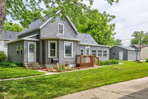 1229 9th Street, Nevada, IA 50201