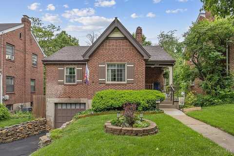 2963 Mapleleaf Avenue, Cincinnati, OH 45212