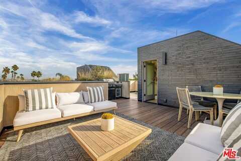 917 Hilldale Ave, West Hollywood, CA 90069