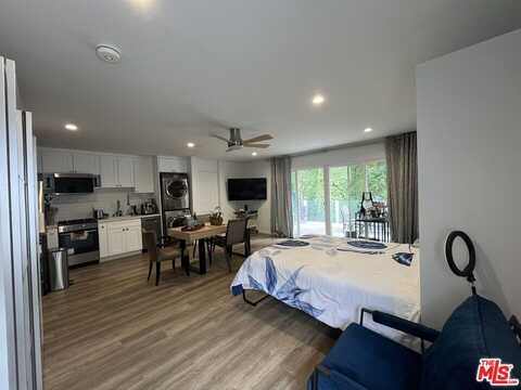 3708 Woodcliff Rd, Sherman Oaks, CA 91403