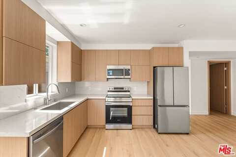 5910 Mammoth Ave, Sherman Oaks, CA 91401