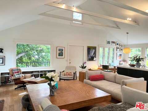 260 Entrada Dr, Santa Monica, CA 90402