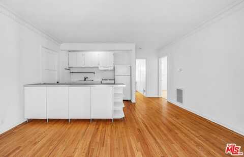 1132 1/2 Larrabee St, West Hollywood, CA 90069