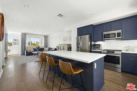 13151 Victory Blvd, Van Nuys, CA 91401