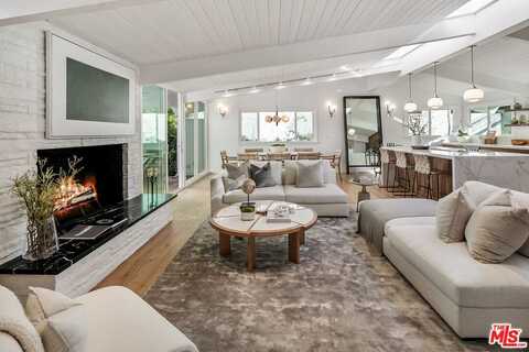 218 N Bundy Dr, Los Angeles, CA 90049