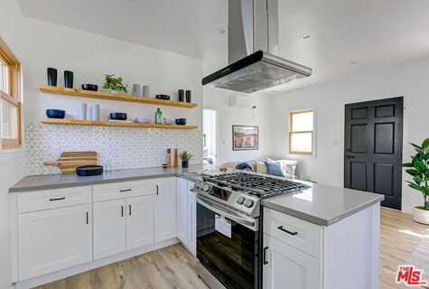 1269 4th Ave, Los Angeles, CA 90019