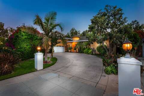 5865 Hillview Park Ave, Valley Glen, CA 91401
