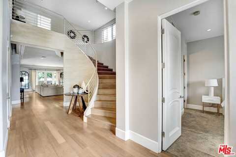 841 N CRESCENT HEIGHTS Blvd, LOS ANGELES, CA 90046