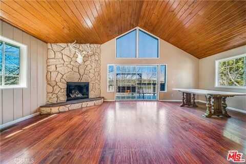 28665 Zion Dr, Lake Arrowhead, CA 92352