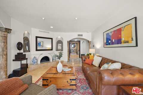 2260 N Cahuenga Blvd, Los Angeles, CA 90068