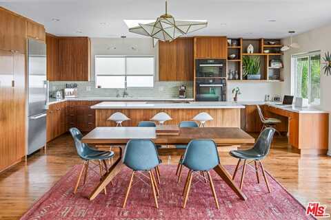 3736 Clayton Ave, Los Angeles, CA 90027