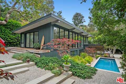 431 W Rustic Rd, Santa Monica, CA 90402