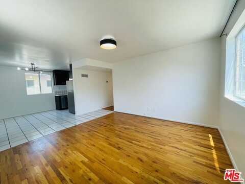 5029 Klump Ave, North Hollywood, CA 91601
