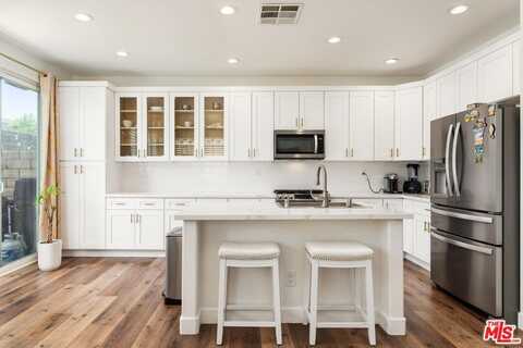 19335 Opal Ln, Santa Clarita, CA 91350