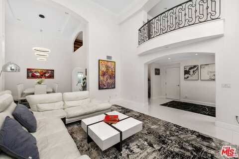 11974 Mayfield Ave, Los Angeles, CA 90049