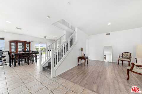 13041 Mesa Verde Way, Sylmar, CA 91342