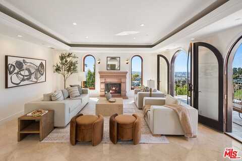 8027 Floral Ave, Los Angeles, CA 90046