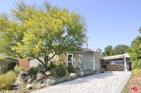9342 Debra Ave, North Hills, CA 91343