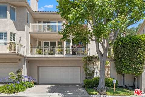 682 Palisades Dr, Pacific Palisades, CA 90272