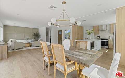 24201 Friar St, Woodland Hills, CA 91367