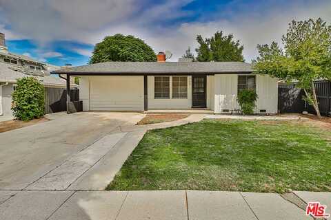 21905 Viscanio Rd, Woodland Hills, CA 91364