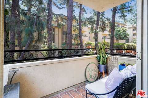 6728 Hillpark Dr, Los Angeles, CA 90068